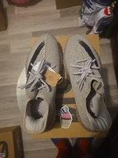 Yeezy 350 v2 " " - Size 11.5 - hp7870 2