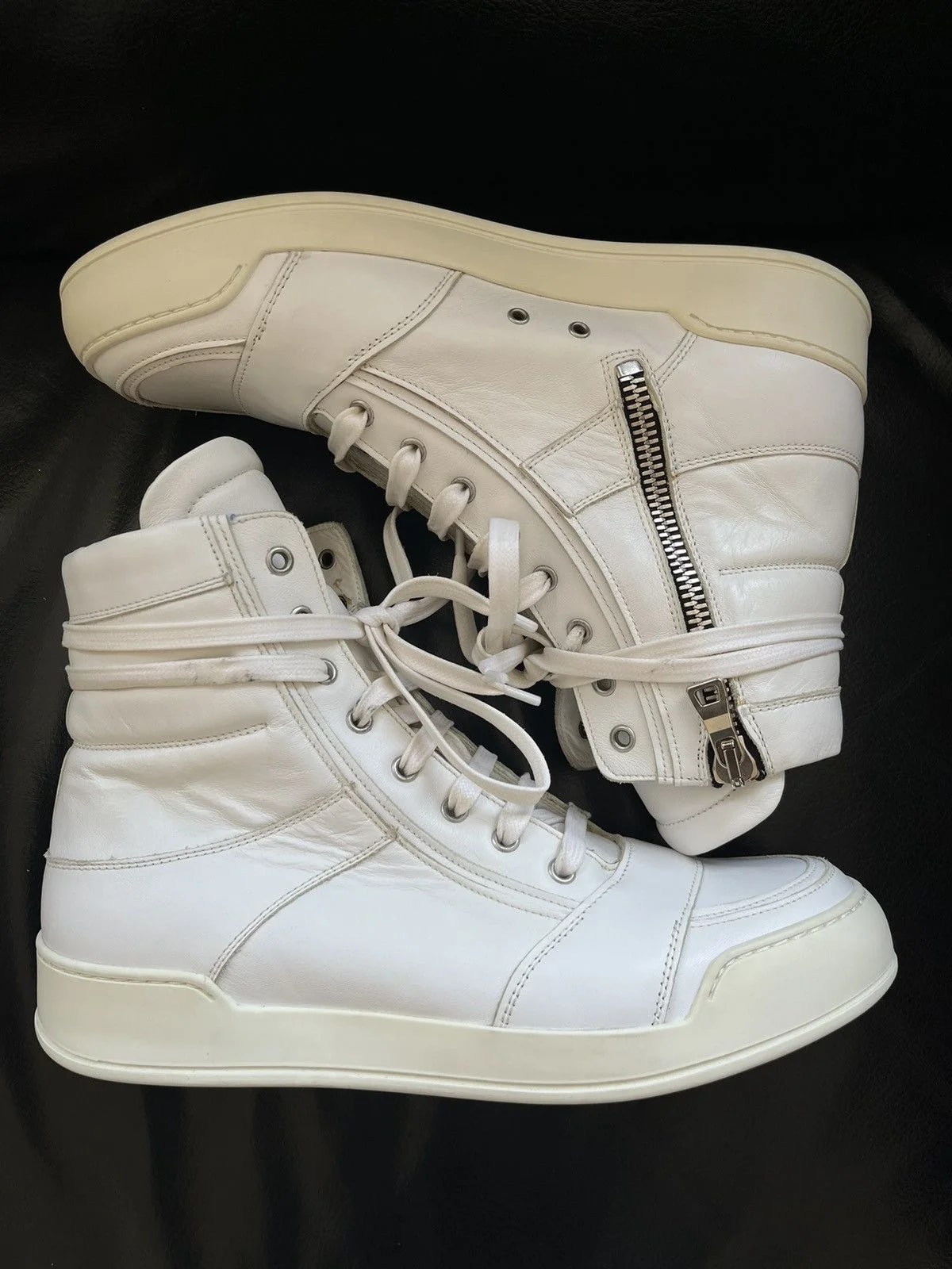 Balmain — Balmain Hi-Top Basket — Sneaker — resale