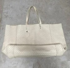 Bottega Veneta — Bottega Veneta Authentic Fashion — Handbag — resale