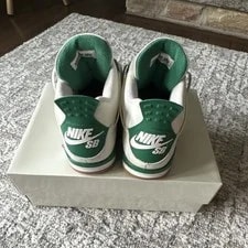 Nike SB ’s Mid Top Lace-Up Skate 3