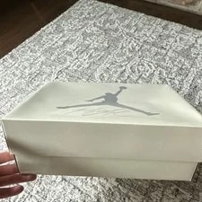 Nike SB ’s Mid Top Lace-Up Skate 4
