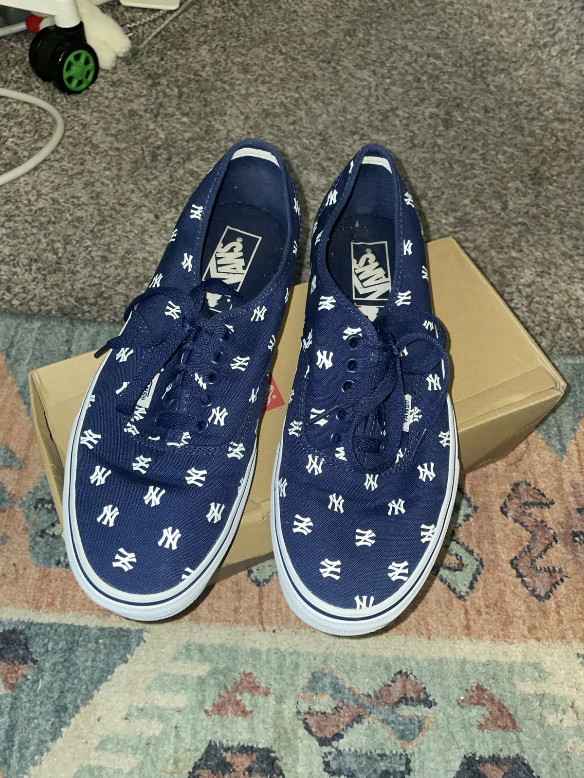 Vans — Vans X New York Yankees Authentic *Final Price Drop* — Sneaker — resale