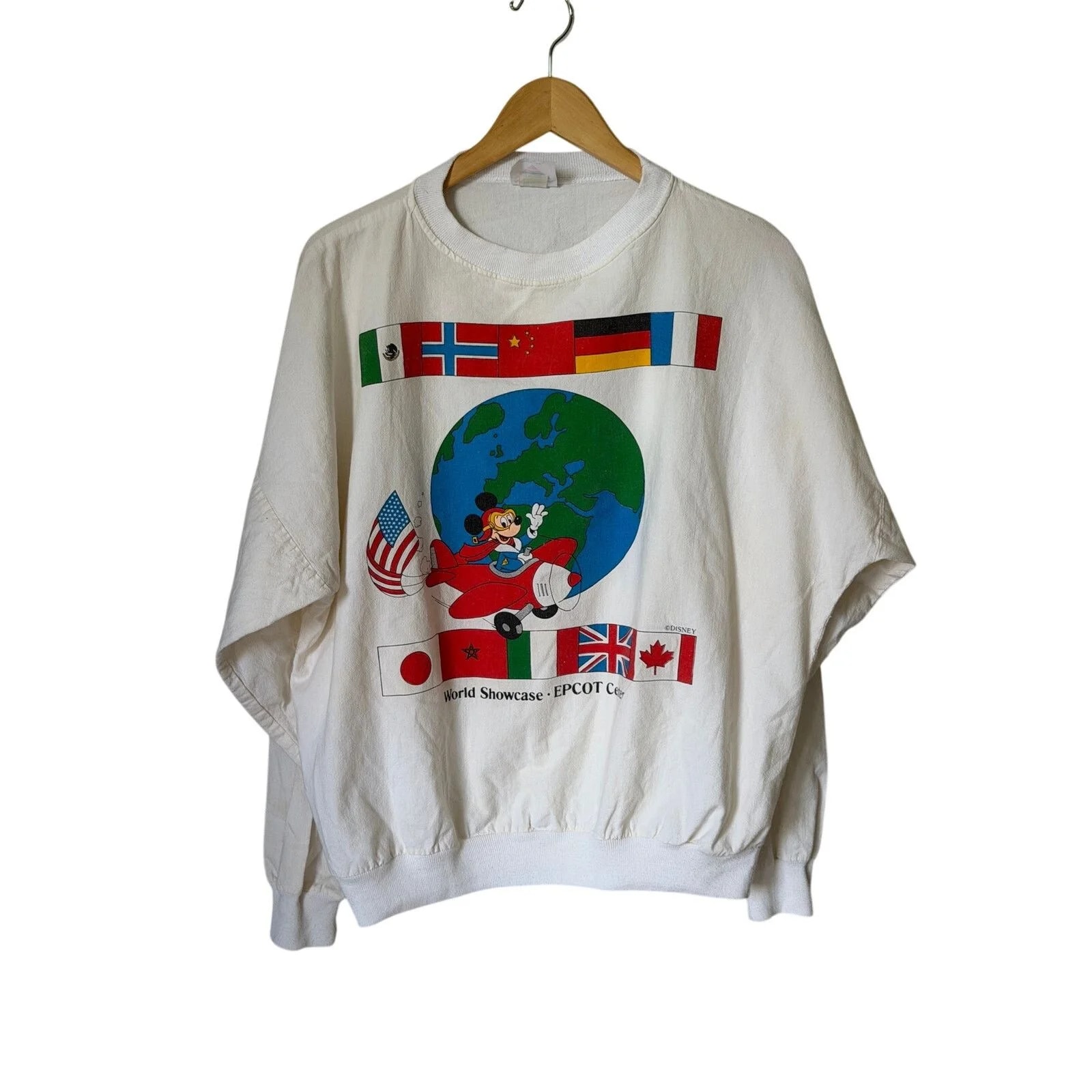 Disney World Showcase Epcot Center Mickey Sweatshirt — streetwear — resale