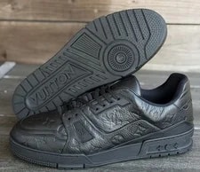 Size 9LV/10US - Louis Vuitton Embossed 🖤 ! 2