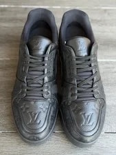 Size 9LV/10US - Louis Vuitton Embossed 🖤 ! 3