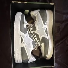 A Bathing Ape — A Bathing Ape Bapesta Low ’s Low Top Lace-Up Sneakers / Box — Sneaker — resale
