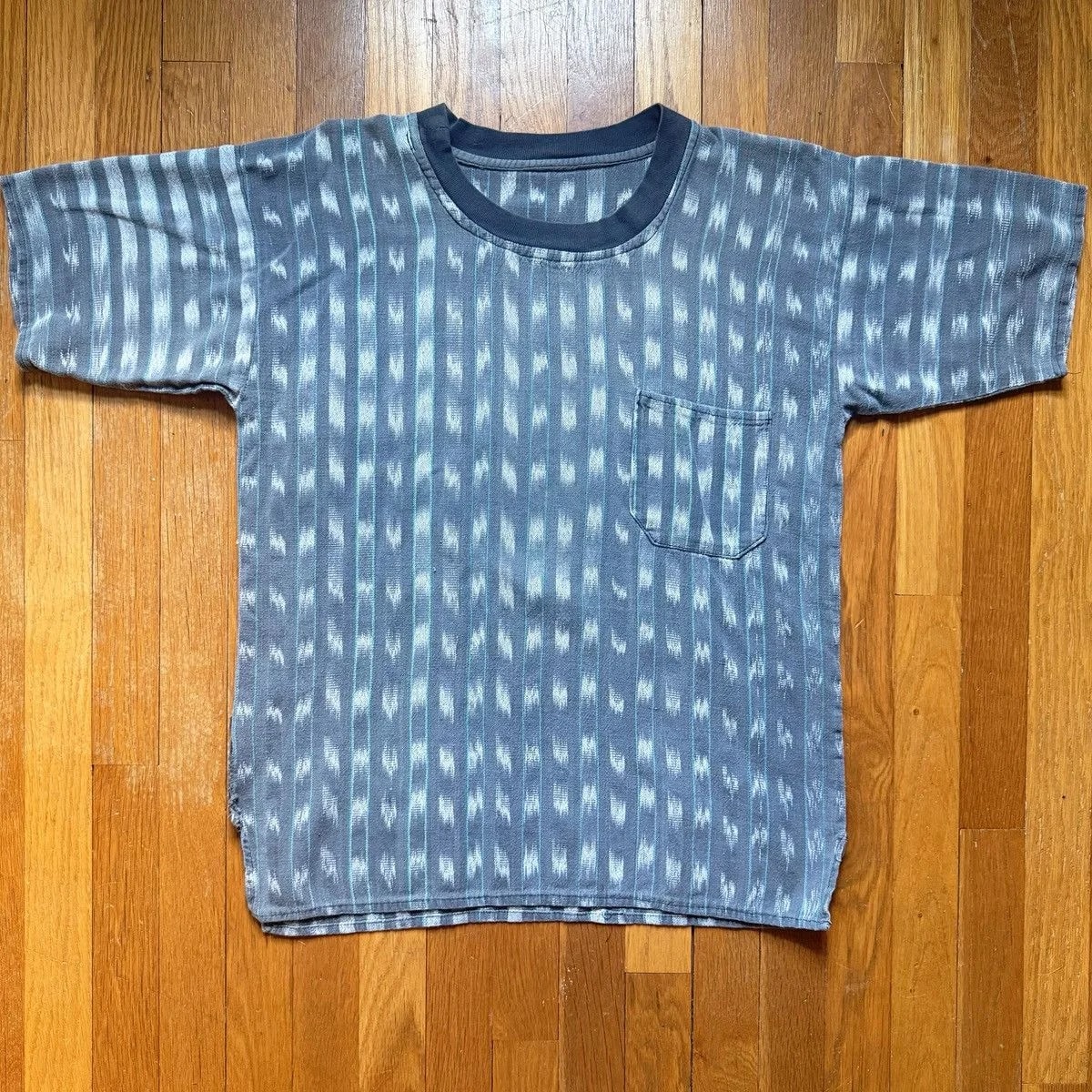 1990’s Relaxed Fit Crewneck Pocket T-Shirt — streetwear — resale