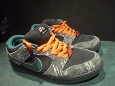 Nike SB Dunk Low "There Skateboards" Size 10 No Box Light Wear 2
