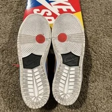 Size 9.5 - Polaroid X Nike Dunk SB Low 4