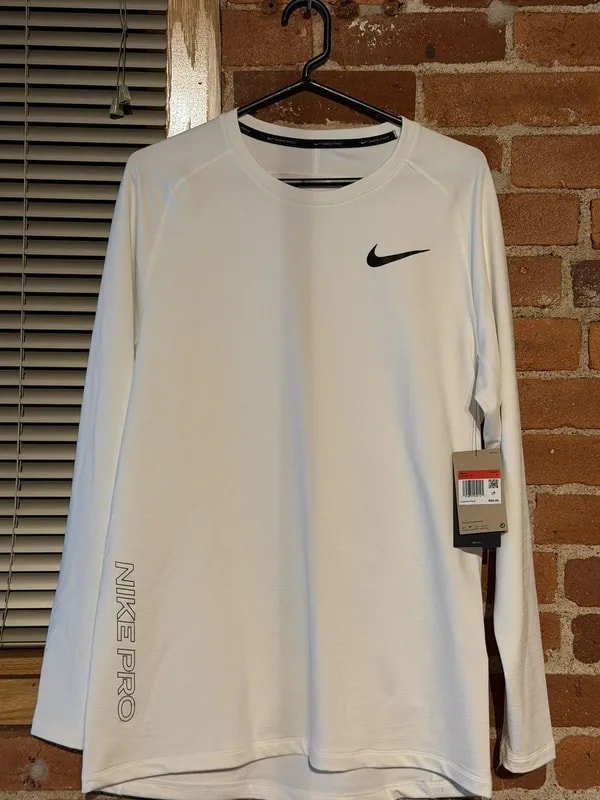 Nike — Nike DRI FIT Long Sleeve — streetwear — resale