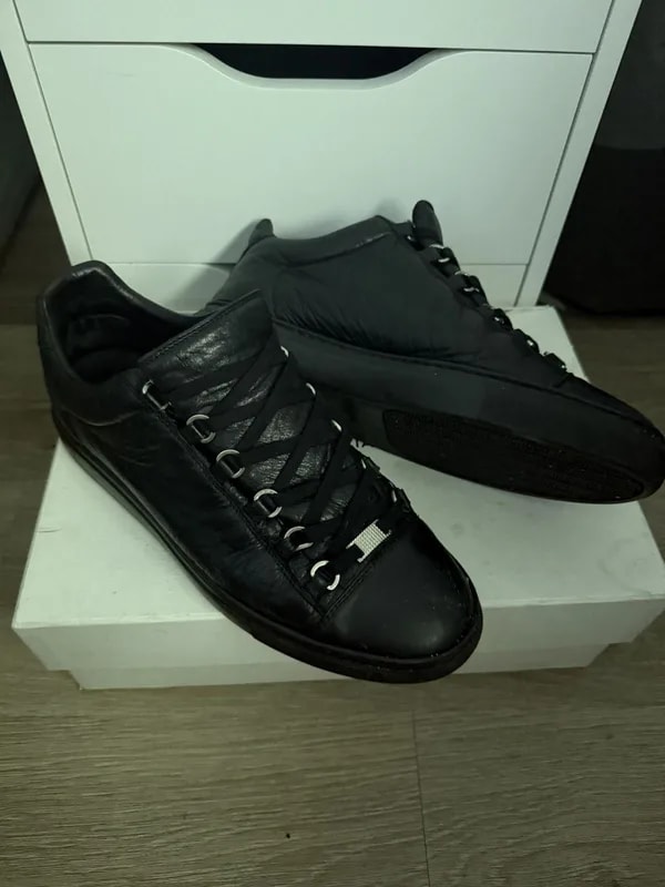 Balenciaga — Balenciaga Arena Low Tops — Sneaker — resale