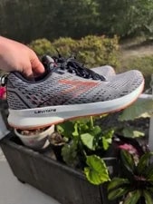 Brooks Levitate 5 Running Shoes ’s Size 10 / / 1103701D034 2