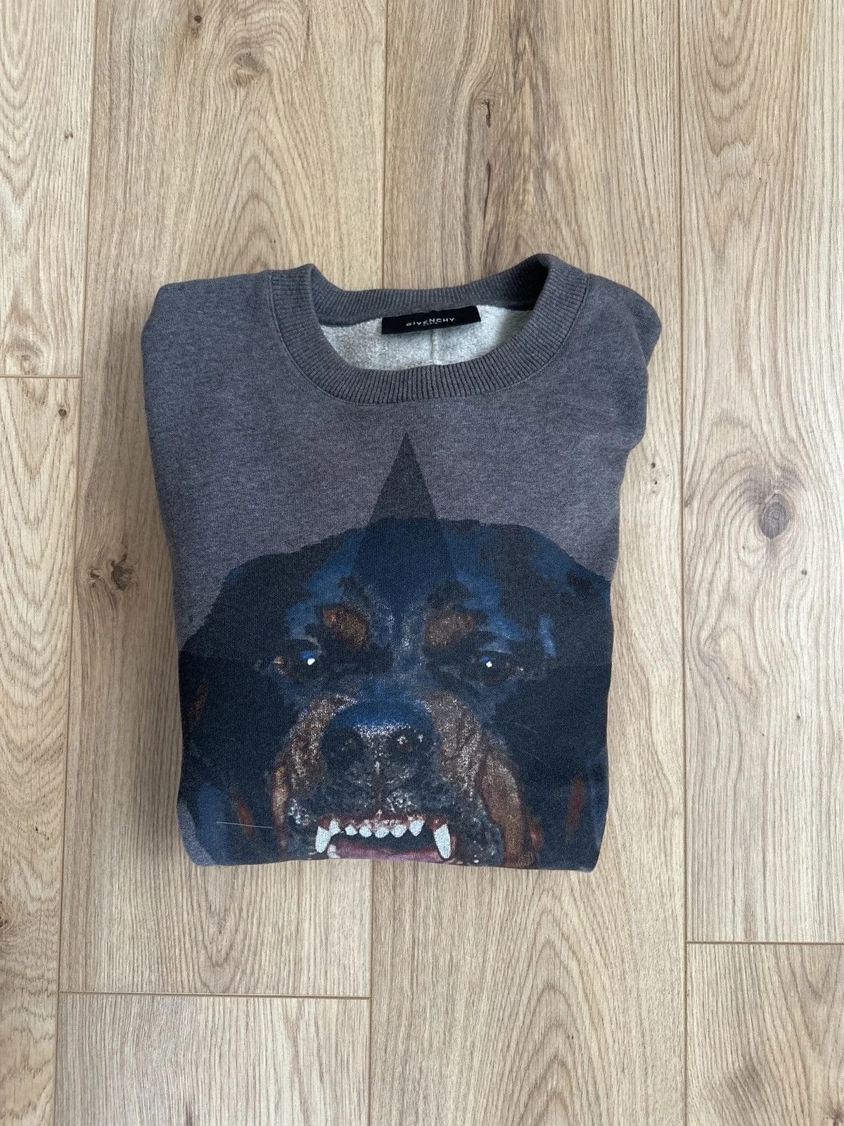 Givenchy — Givenchy Rottweiler Sweatshirt — streetwear — resale