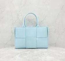Bottega Veneta — Bottega Veneta Small Pale 652867 155085077 — Handbag — resale