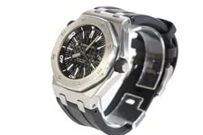 Audemars Piguet Royal Oak Offshore Diver Ref:15703ST 42mm. 2013 Full Set 3