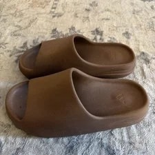 Yeezy Slides Flax - Size 11 ’s 2