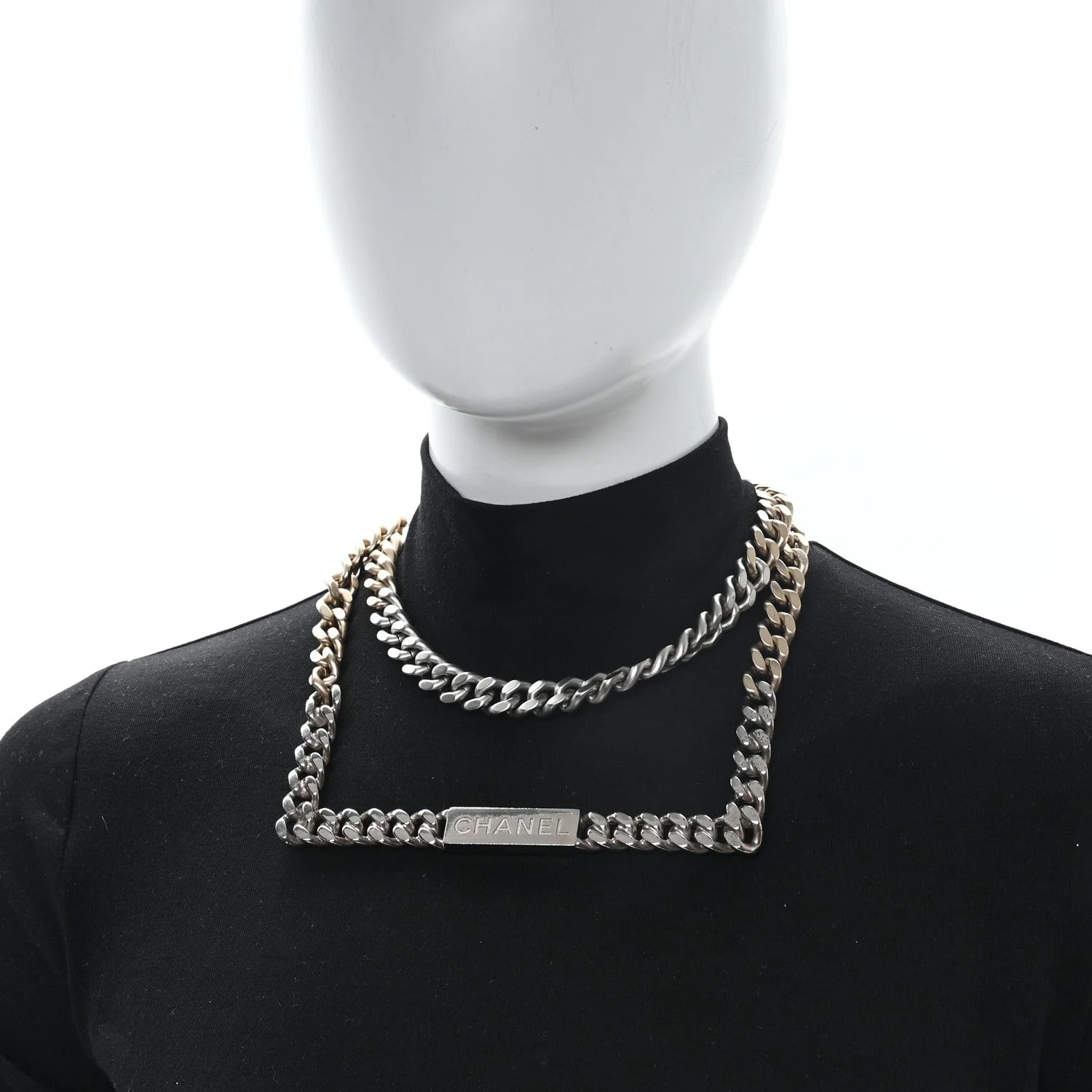 Oversized Chain Logo Short 2