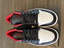 Jordan Air 1 Low Toe Low Top Lace-Up 553558-063 3