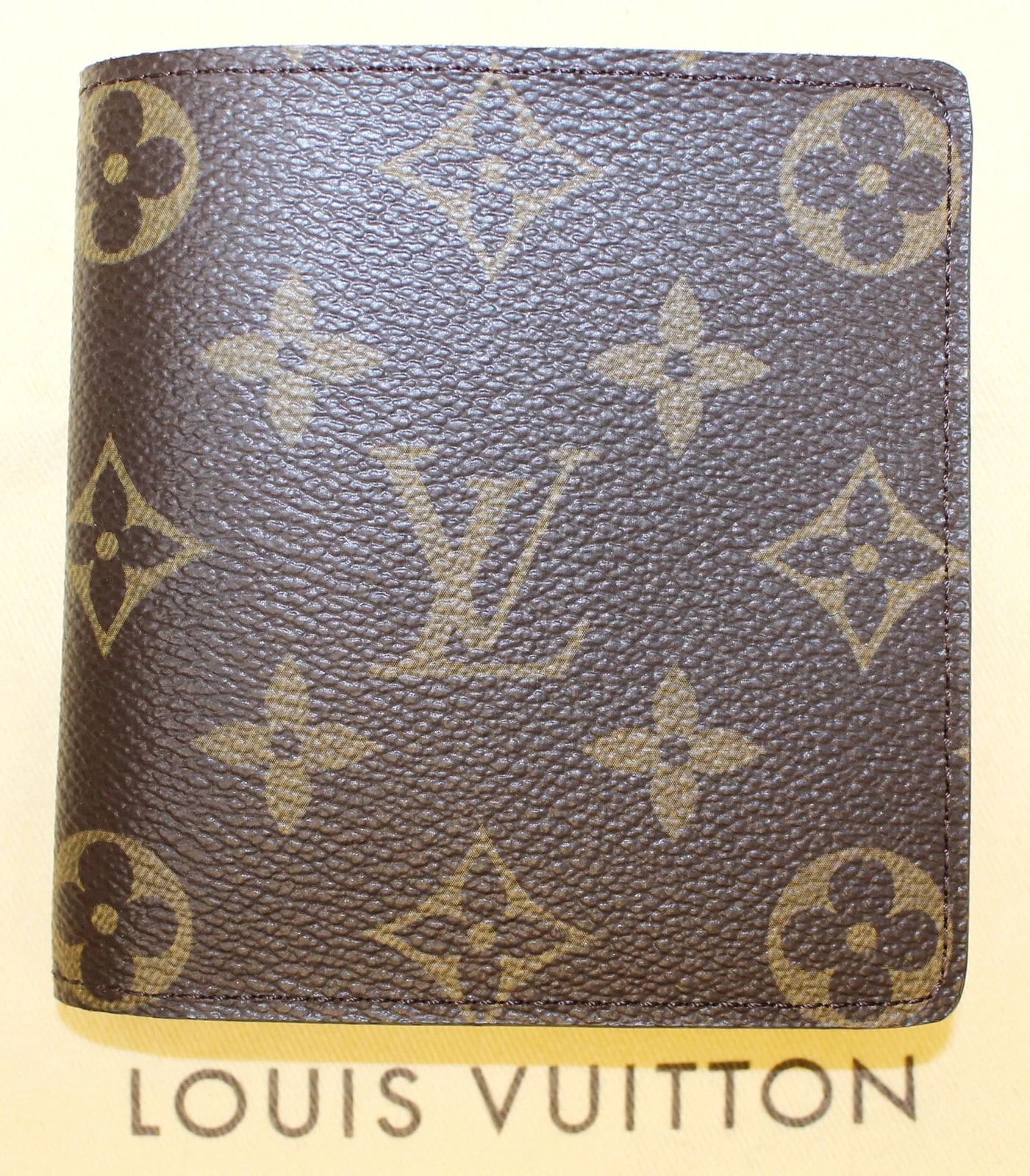 Louis Vuitton — Louis Vuitton 6 Cartes Credit Card Wallet — Accessory — resale