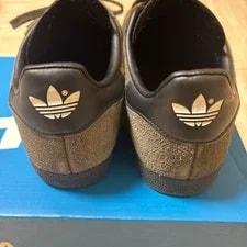9.5US Adidas Gazelle Pantone 2