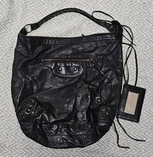 Balenciaga — Balenciaga Zip Hardware Mirror Inner Pockets Medium — Handbag — resale