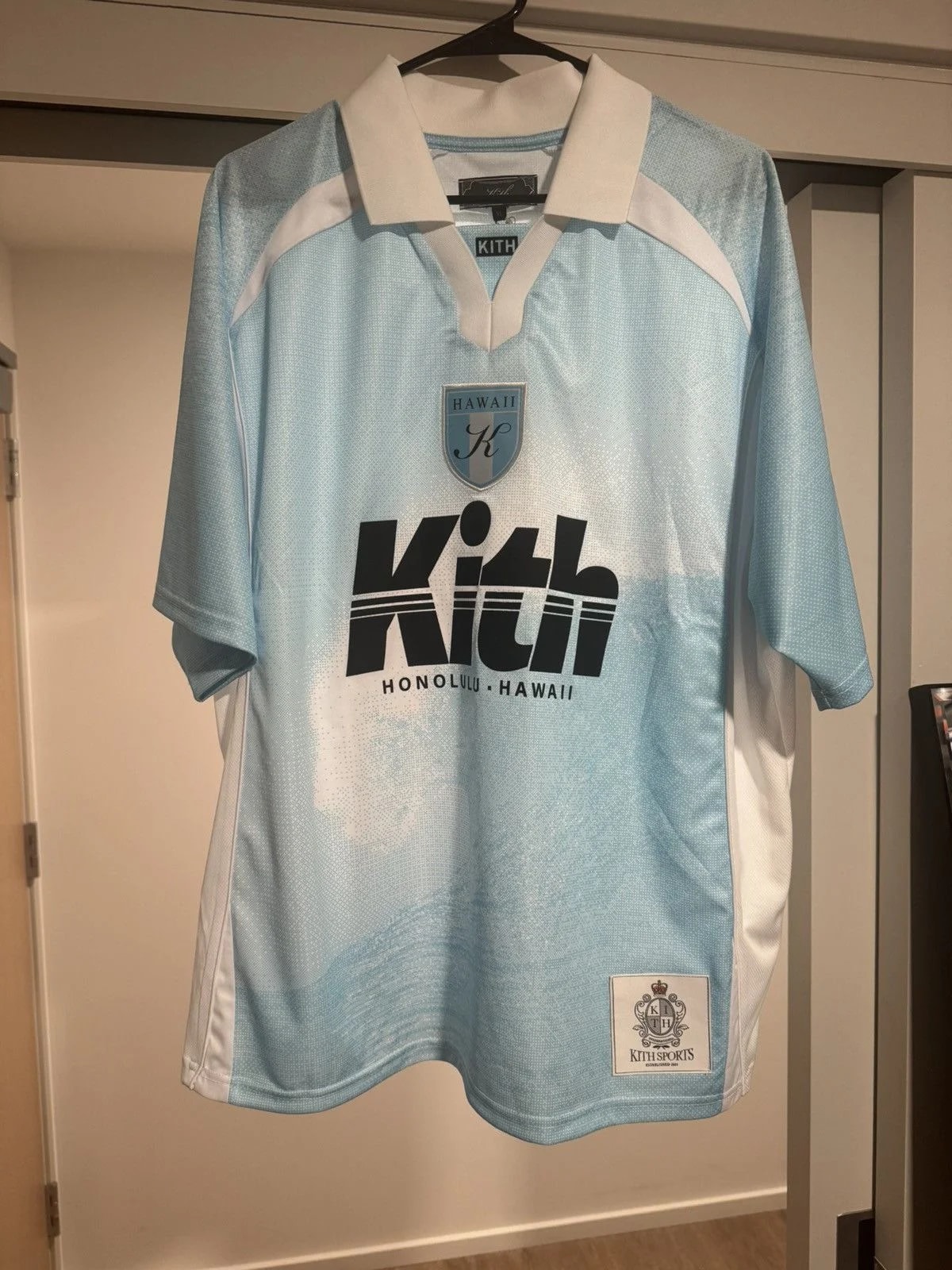 KITH — Kith Honolulu Hawaii Sold Out — streetwear — resale