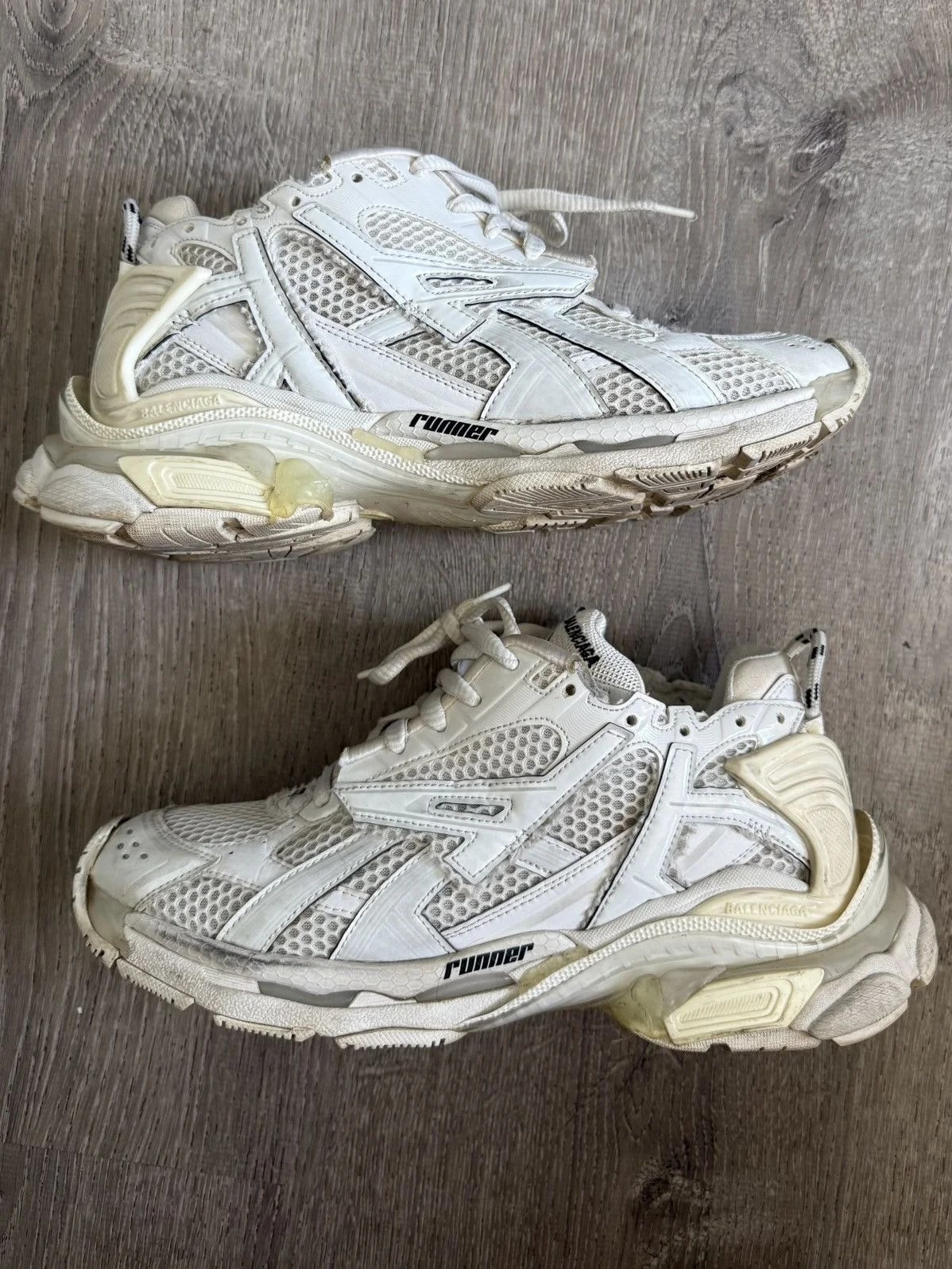 Balenciaga — Balenciaga Runner Monocolor — Sneaker — resale