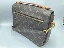Louis Vuitton Pochette Metis Crossbody 4