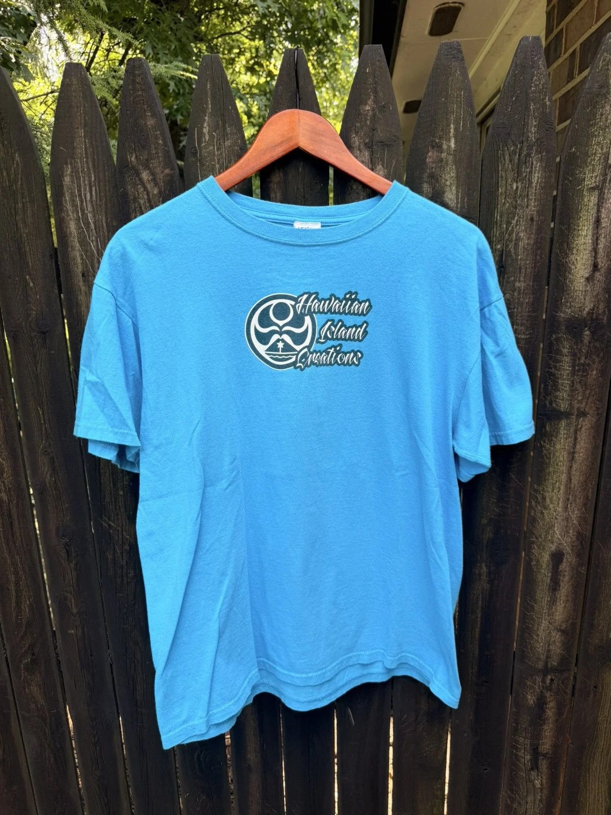 Hawaiian Island Creations Tee — streetwear — resale