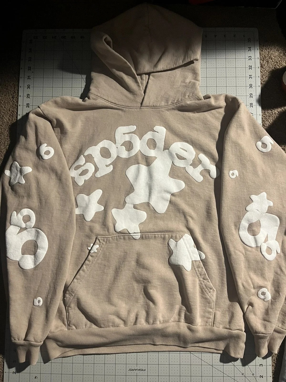 Sp5der — Beluga sp5der Hoodie — streetwear — resale