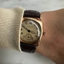 Wartime Cushion Case 9ct Gold Rolex From 1944 4