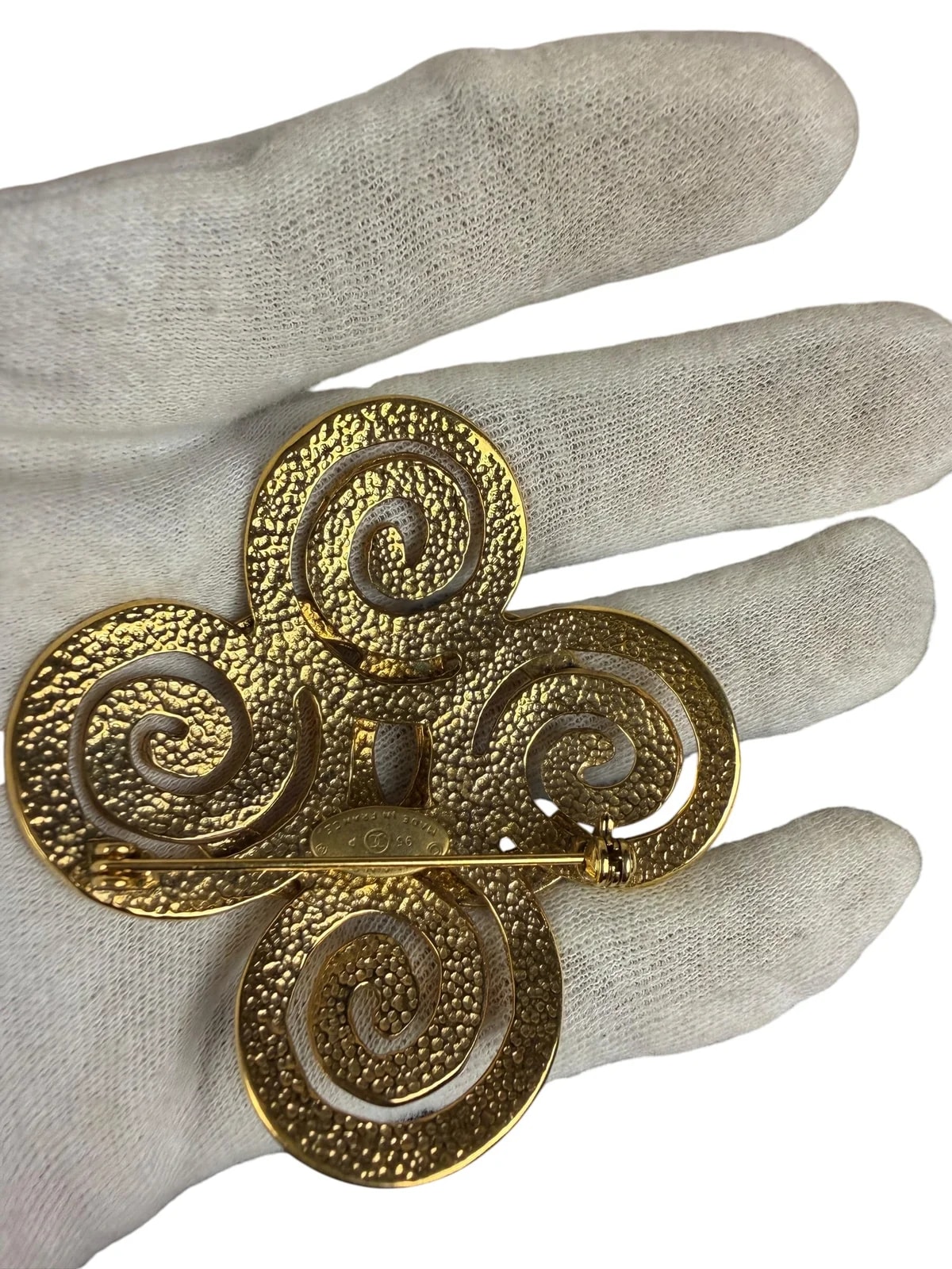 Chanel Spring Swirl/Sprial Cross Cc Brooch 95P 1995 4