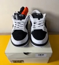 Nike SB Dunk Low Pro Tightbooth ’s Size 9.5 Dead Stock 2
