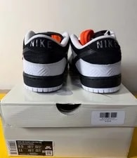 Nike SB Dunk Low Pro Tightbooth ’s Size 9.5 Dead Stock 3