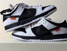 Nike SB Dunk Low Pro Tightbooth ’s Size 9.5 Dead Stock 4