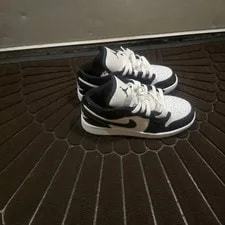 Jordan 1 Low Grade School / DV1333-100 4Y 2