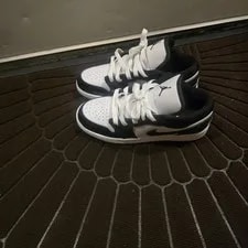 Jordan 1 Low Grade School / DV1333-100 4Y 3