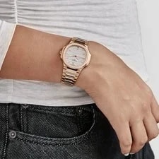 Patek Philippe Nautilus 7118/1R-001 '' Rose Gold Silvery Opaline Dial 3
