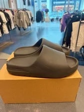 Yeezy — Yeezy Slide " Size 11 Preowned — Sneaker — resale