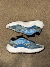 Adidas — Size 9 - Adidas Yeezy 700 V3 Arzareth — Sneaker — resale