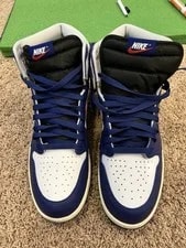 Jordan — Air Jordan 1 Retro High OG Air — Sneaker — resale