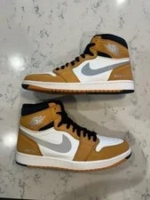 Air Jordan — Size 10.5 - Air Jordan 1 Element Gore-tex High Light Curry — Sneaker — resale