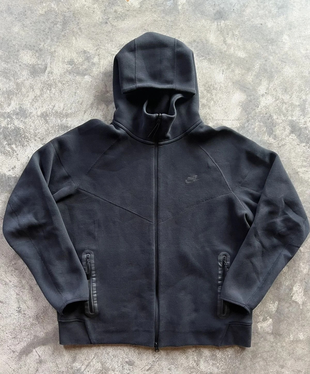 NIKE — Nike Tech Zip-up — streetwear — resale