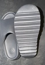 Yeezy Slides Size 10 Dark 4