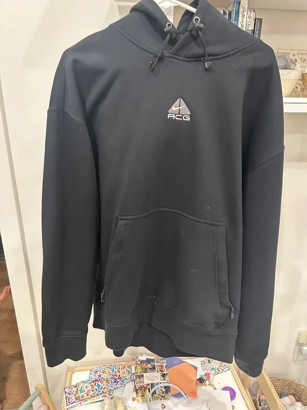 NIKE — Nike ACG Hoodie Size L – Barely Worn — Clothing — resale