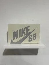 Nike SB Dunk LOW Nardwuar Size 9 Preowned 4