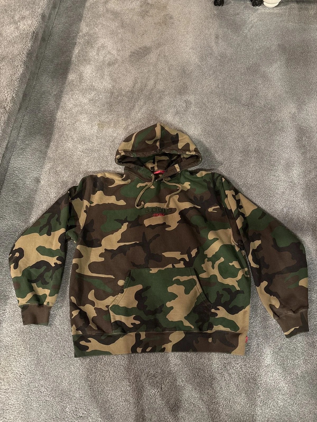 Supreme — Supreme Classic Logo Shop Hooded Sweatshirt — streetwear — resale