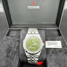 Tudor — 2026 Tudor Royal 40mm Stainless Steel M2840D1A0-0003 Green — Watch — resale
