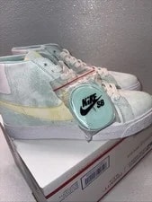 Nike SB Zoom Blazer MID Light Dew-light Zitron- SZ 7 [DA1839-300] 2