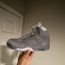 5s Size 8.5 M . 4